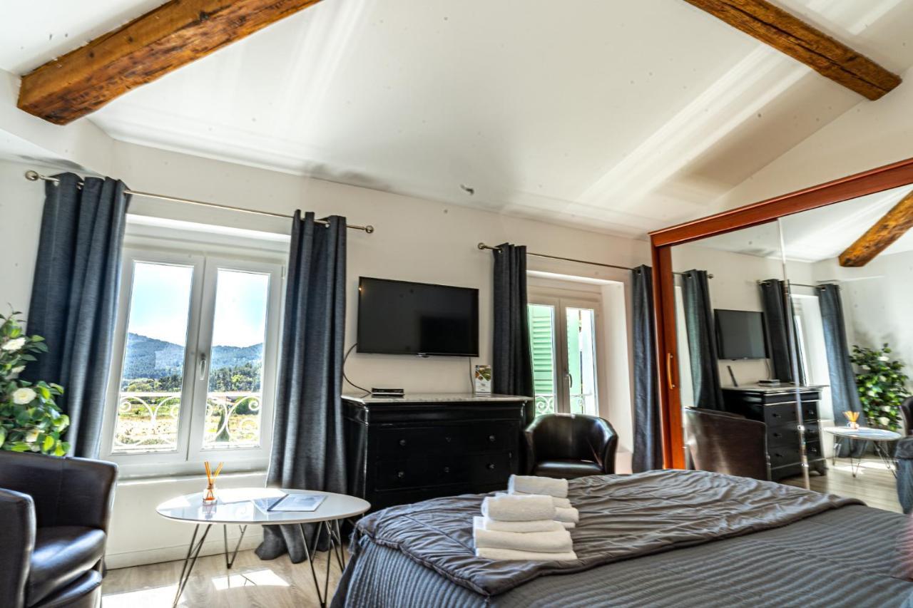 Bed and Breakfast Domaine De L'Aufrene Йер Экстерьер фото