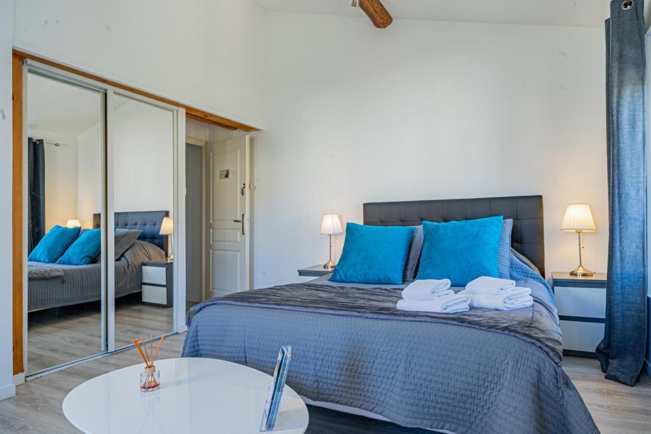 Bed and Breakfast Domaine De L'Aufrene Йер Экстерьер фото